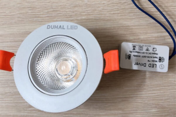 đèn led âm trần chiếu điểm